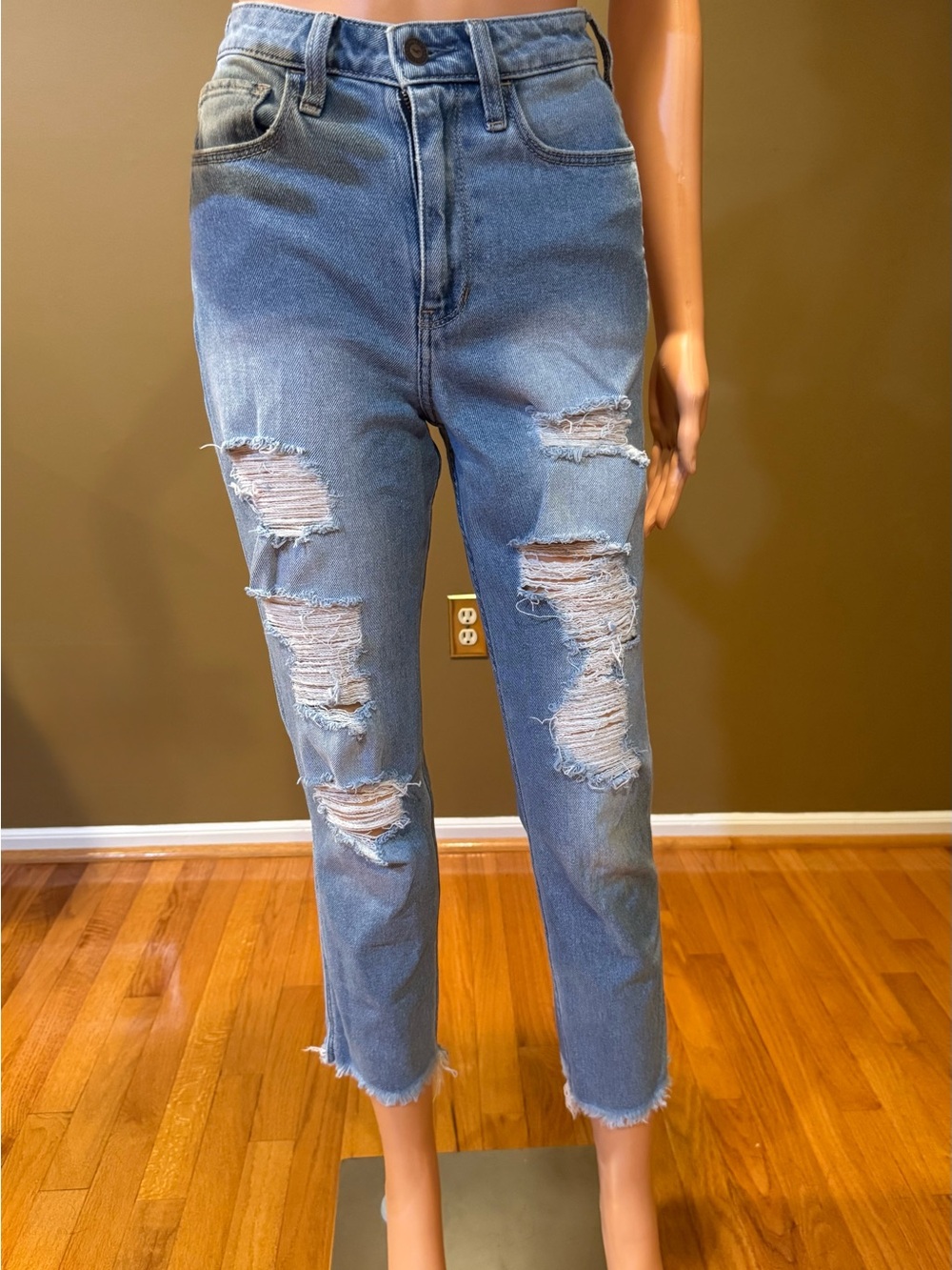 Hollister Distressed High-Rise Cropped Jeans - Blue